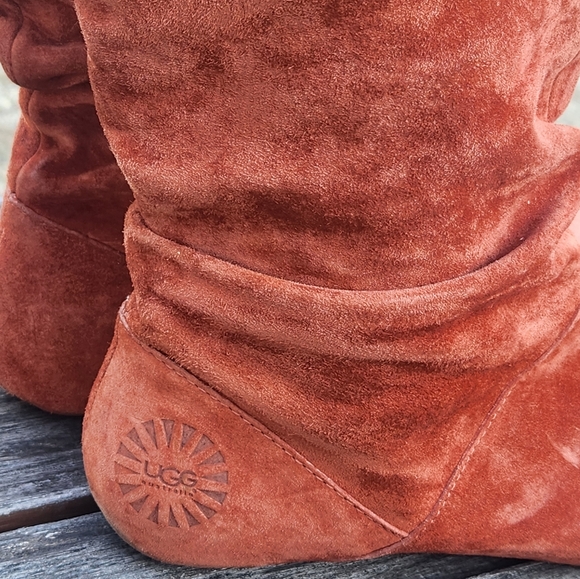 UGG Highkoo Tall Suede Leather Boots 5765 Slouchie Flat Snap Pull On 9 - Picture 3 of 7